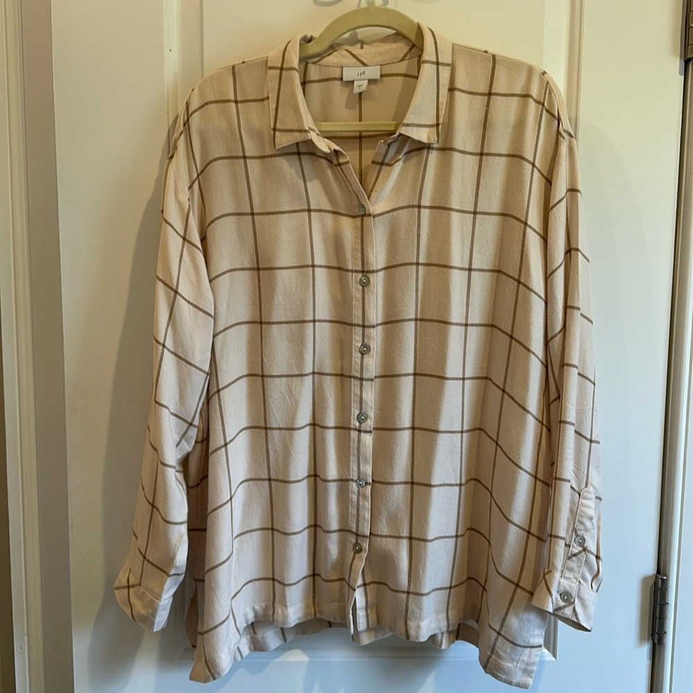 J Jill button top